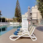 Urban Valley & 4* San Ġwann