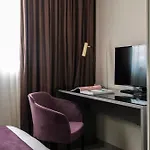 Urban Valley & Hotel 4*
