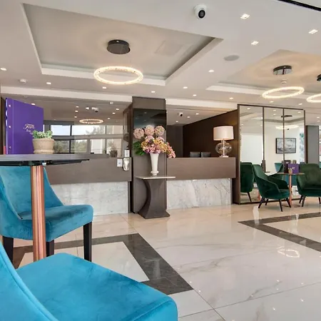 Urban Valley & فندق