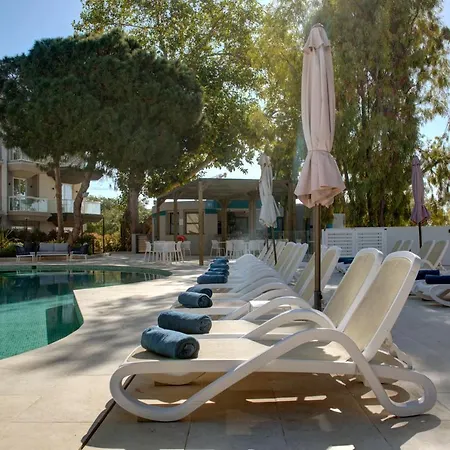 فندق Urban Valley & 4*