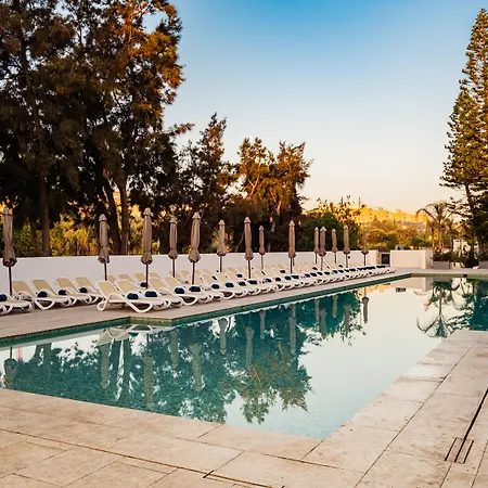 Urban Valley & فندق