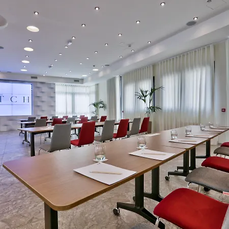 Urban Valley & فندق