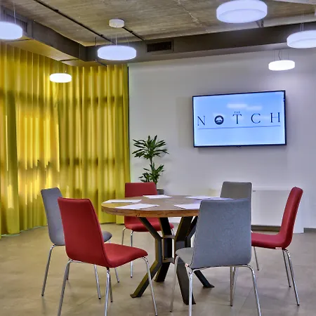 Urban Valley & Hotel 4*