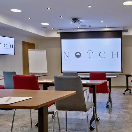 فندق Urban Valley & 4*