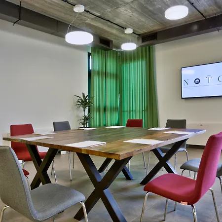 فندق Urban Valley & 4*