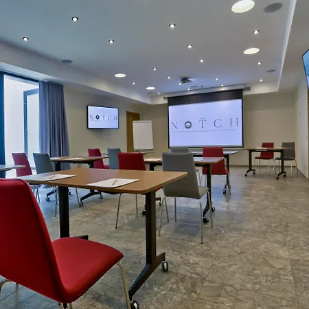 فندق Urban Valley & 4*