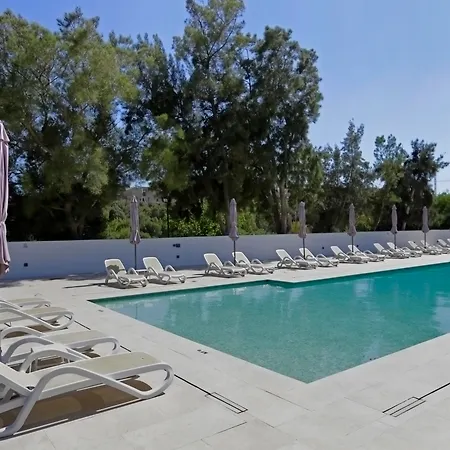 Urban Valley & Hotel 4*