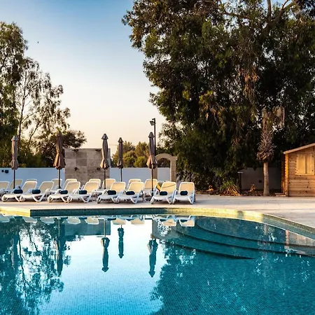 Urban Valley & فندق