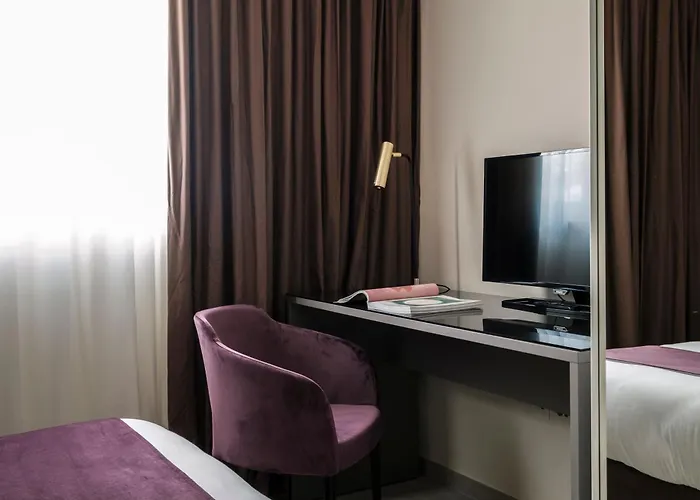 Urban Valley & Hotel 4*