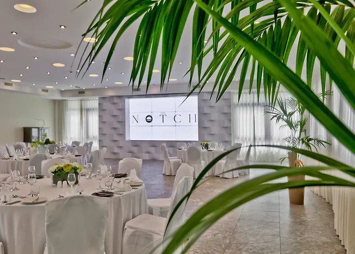 Hotel Urban Valley & 4*