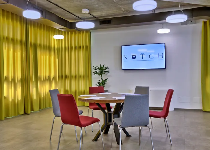 Urban Valley & Hotel 4*