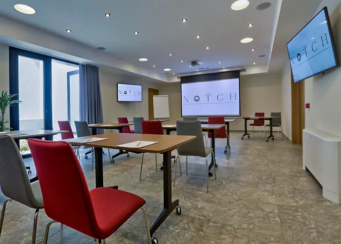 Hotel Urban Valley & 4*